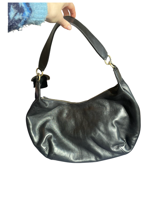 The Essential - Black